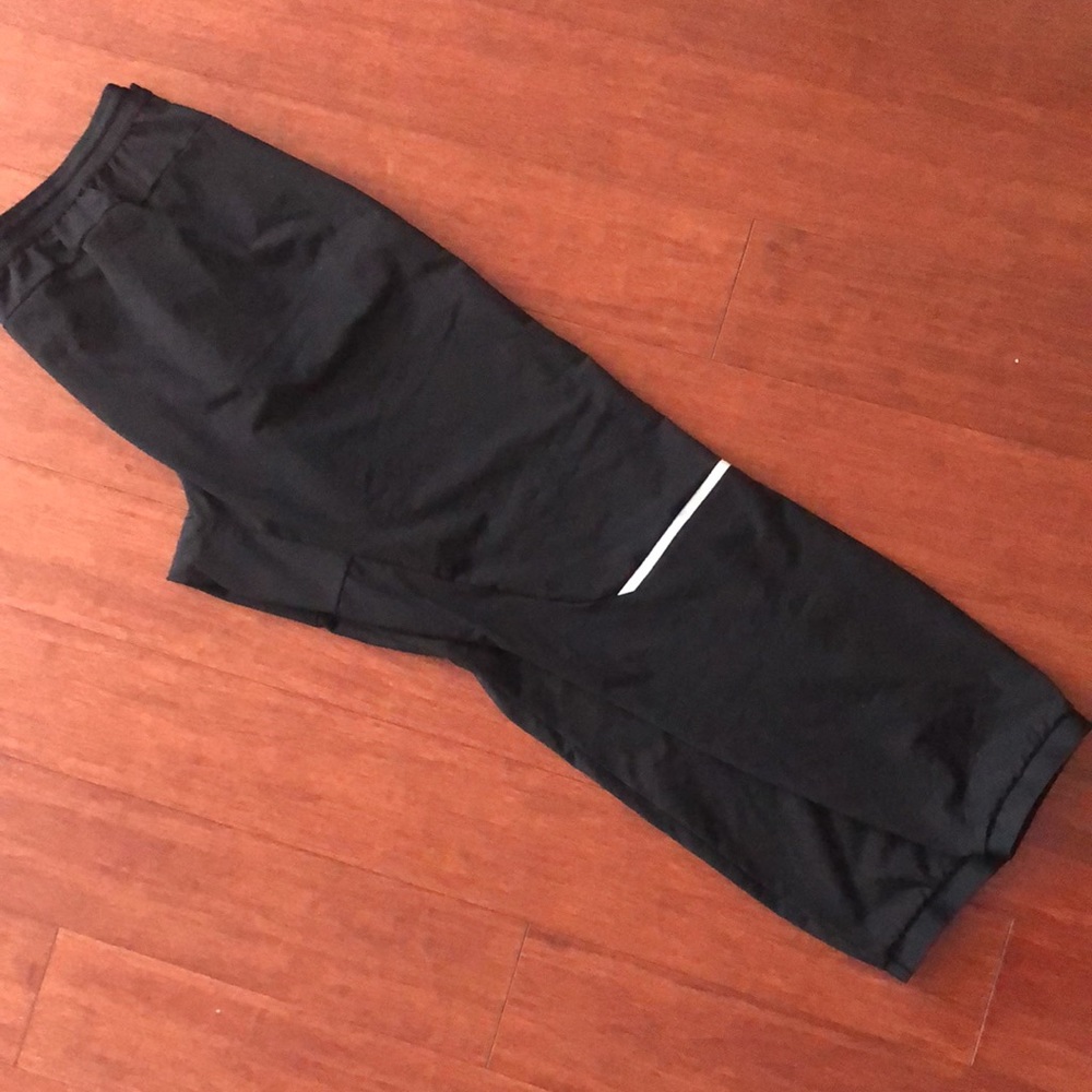 GapFit Men’s Training Joggers - Picture 9 of 9